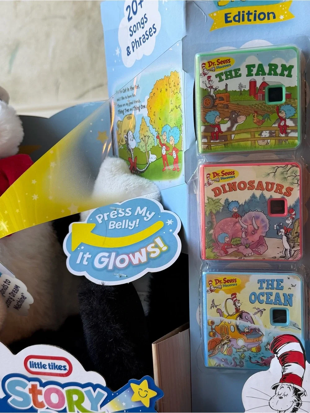 Little Tikes Dream Story Projector NWT Dr. Seuss Plush & 3 Book Cartridges